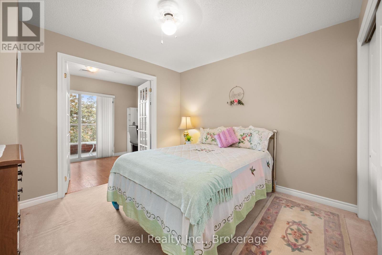#302 3 HERITAGE WAY - 33