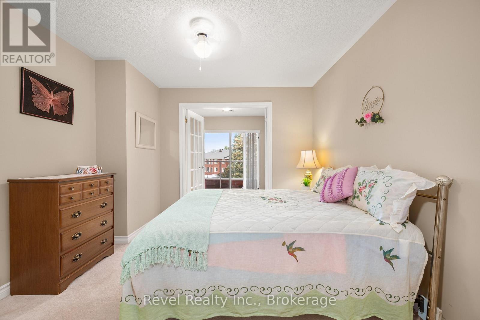 #302 3 HERITAGE WAY - 34