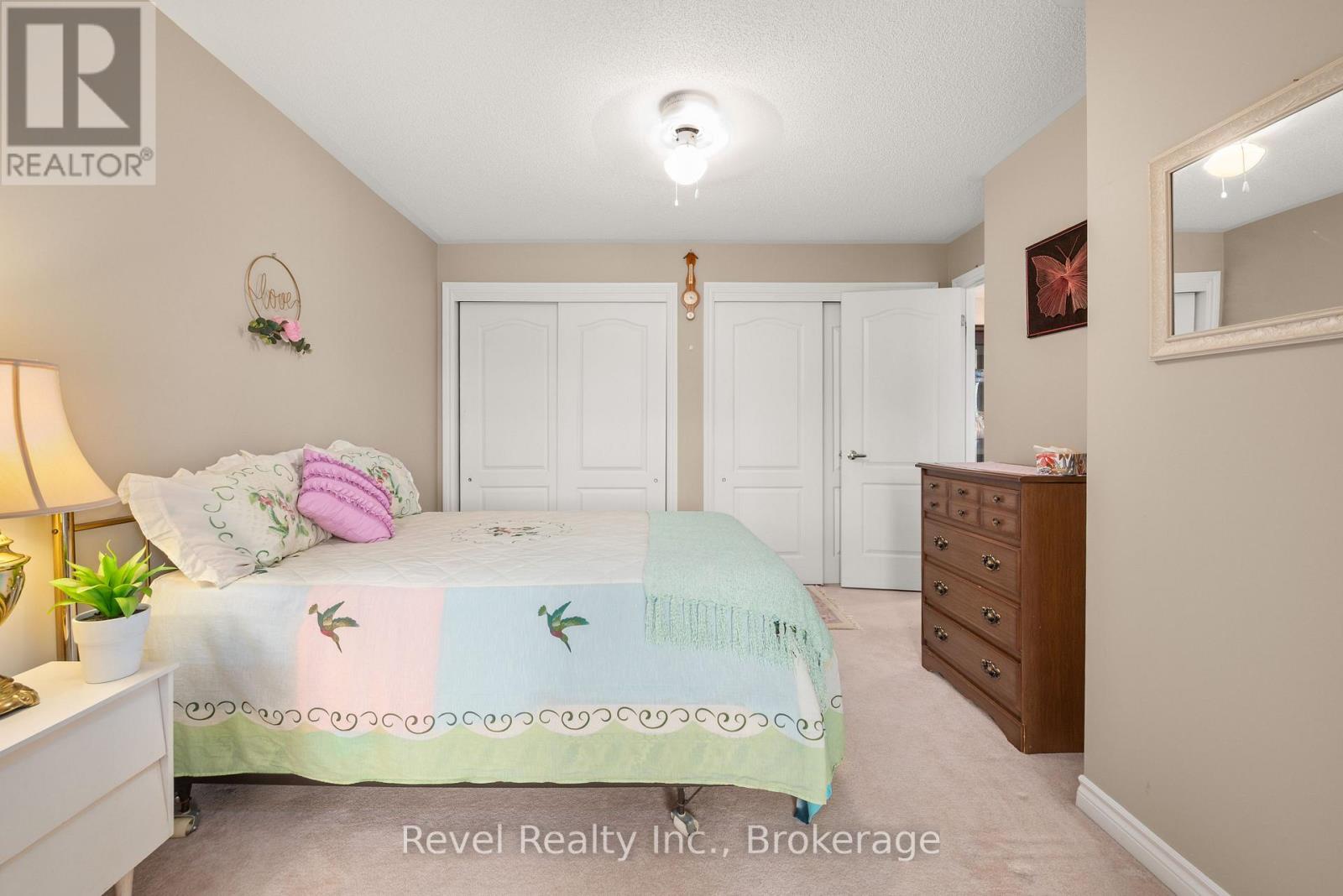 #302 3 HERITAGE WAY - 35