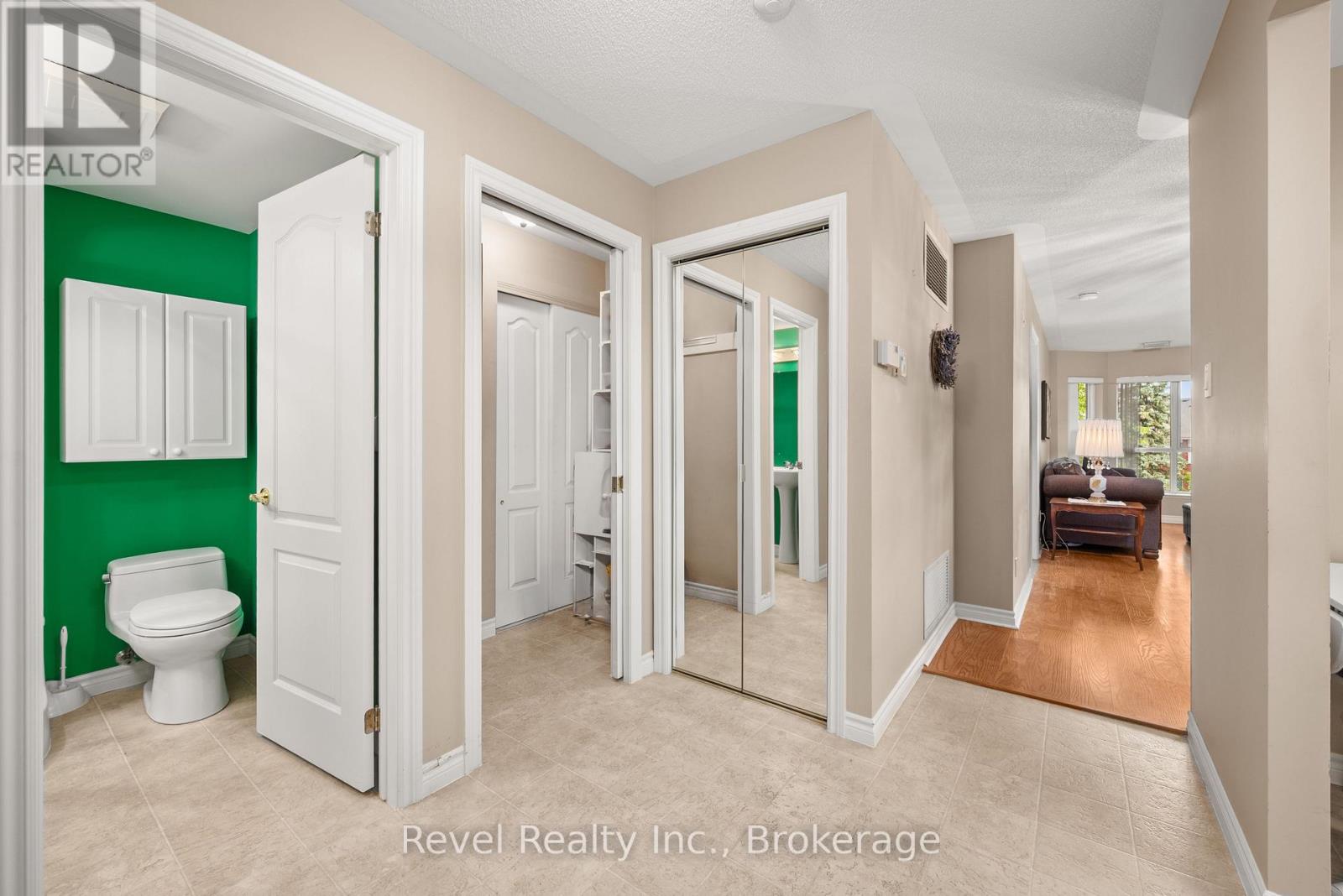 #302 3 HERITAGE WAY - 39