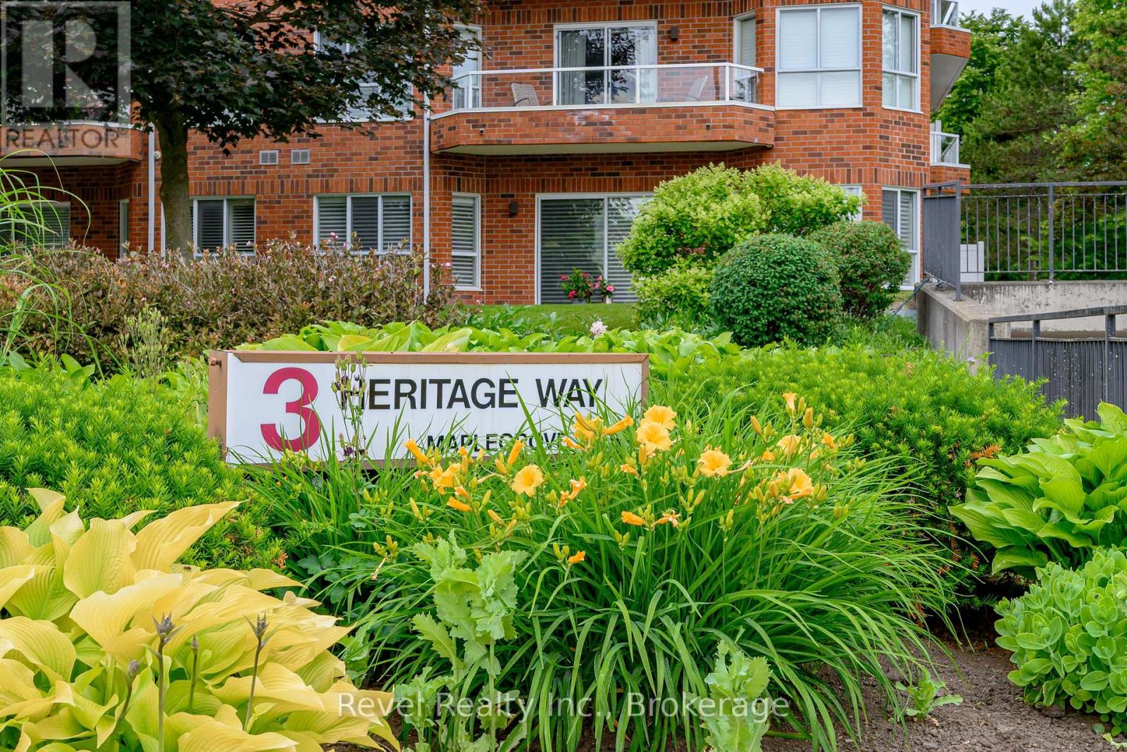 #302 3 HERITAGE WAY - 4