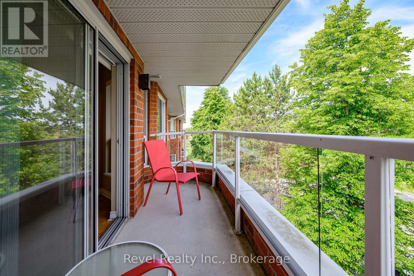 #302 3 HERITAGE WAY - 41
