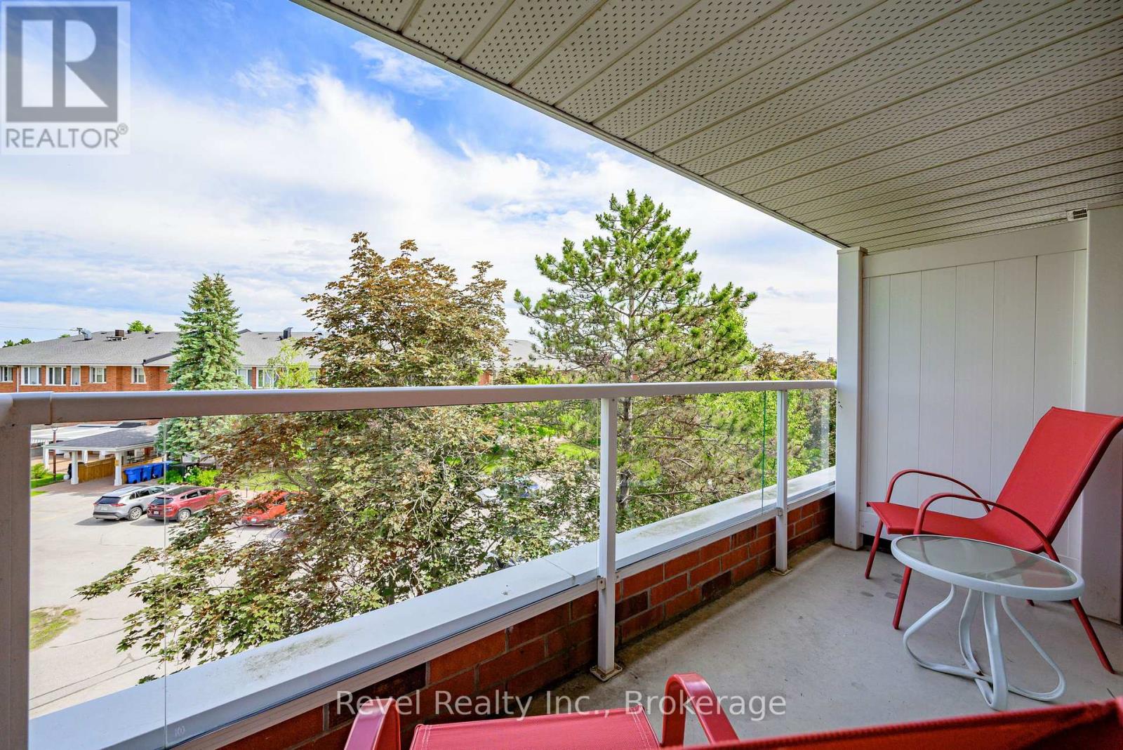 #302 3 HERITAGE WAY - 42