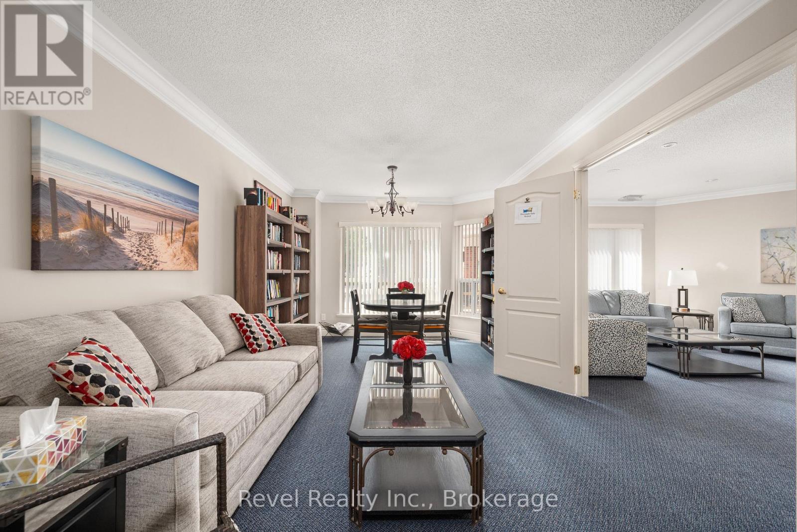 #302 3 HERITAGE WAY - 47