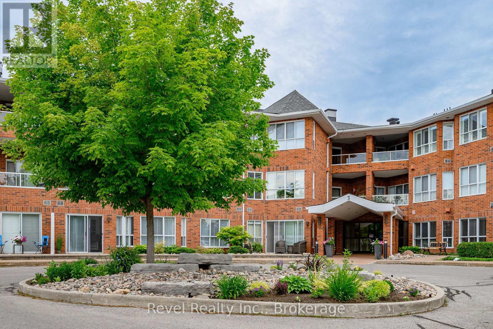 #302 3 HERITAGE WAY - 6