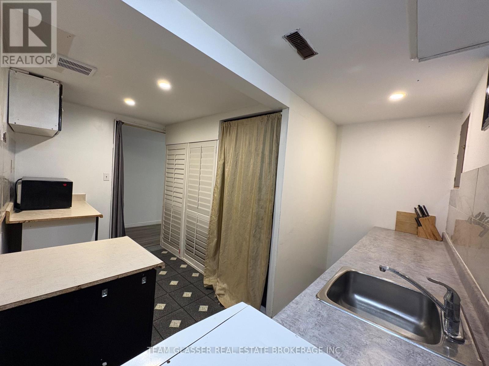1082 LAWSON ROAD - 26
