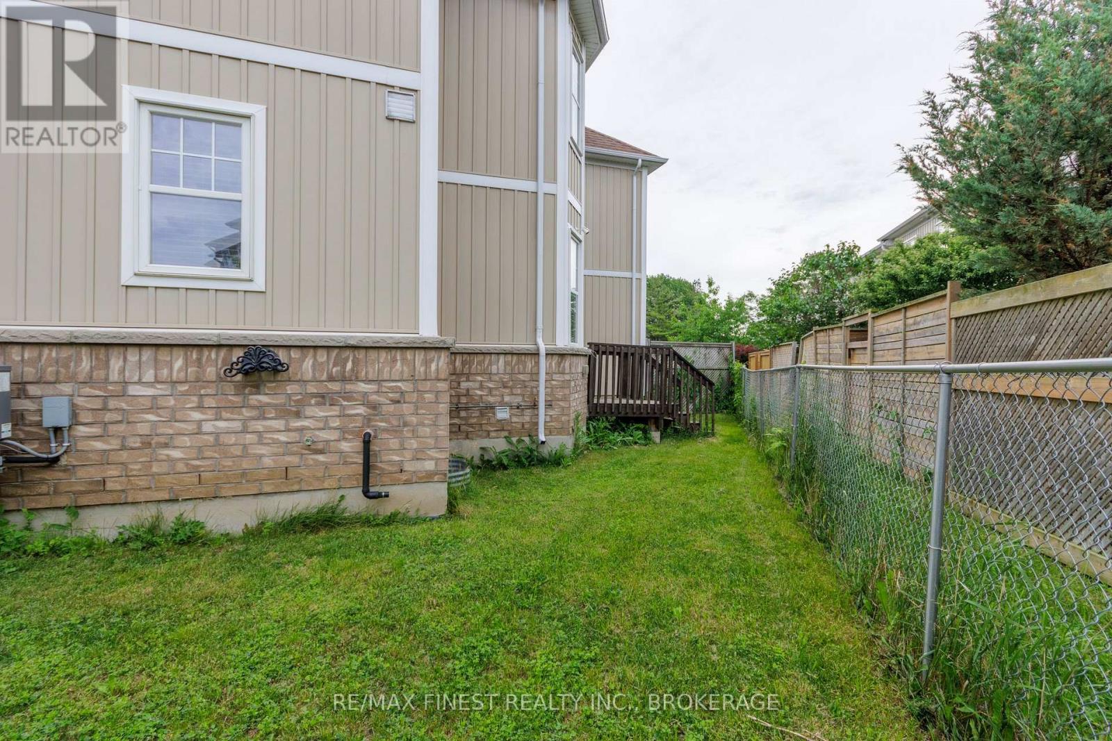 893 ASCOT LANE - 28