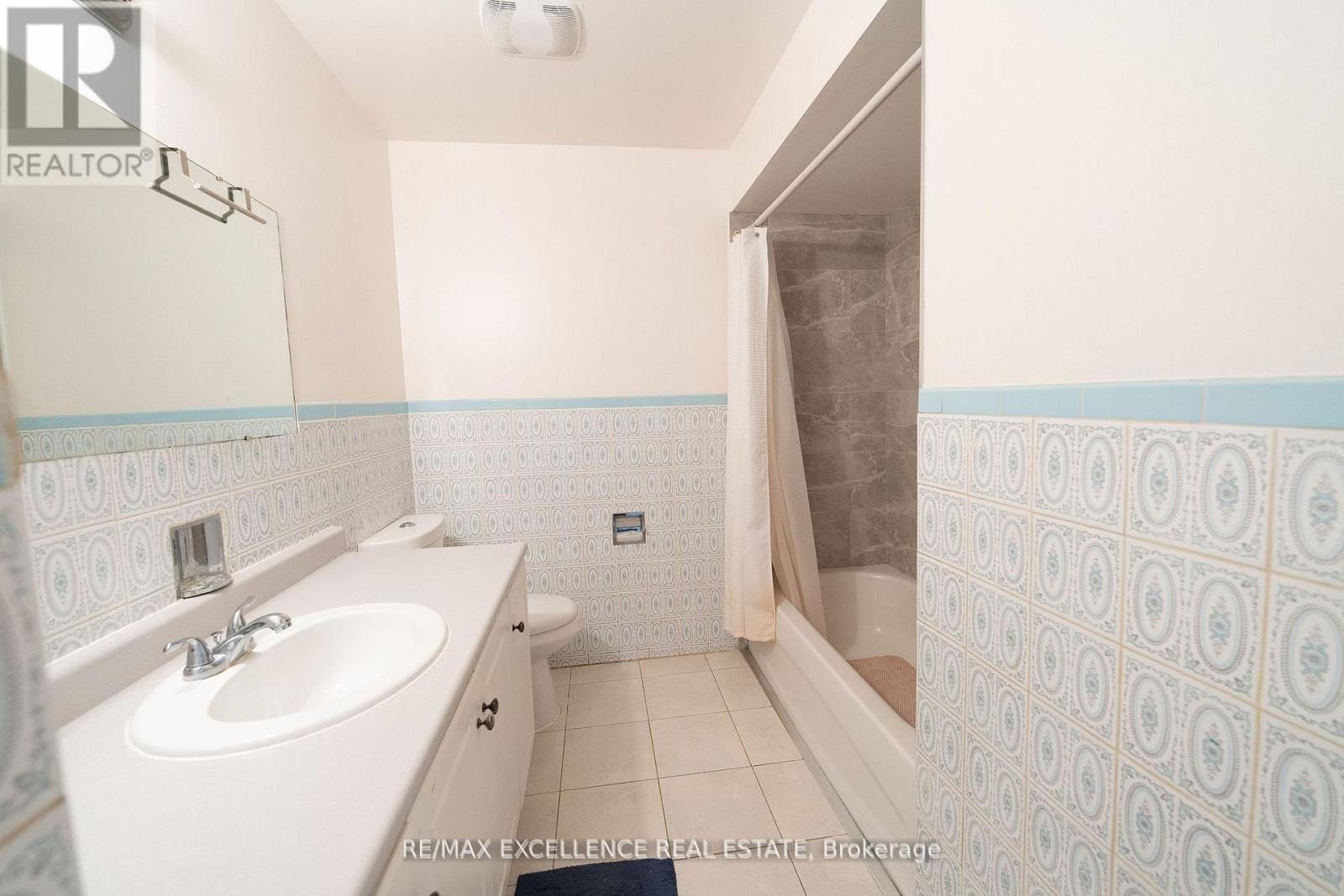 144 ABELL DRIVE - 16