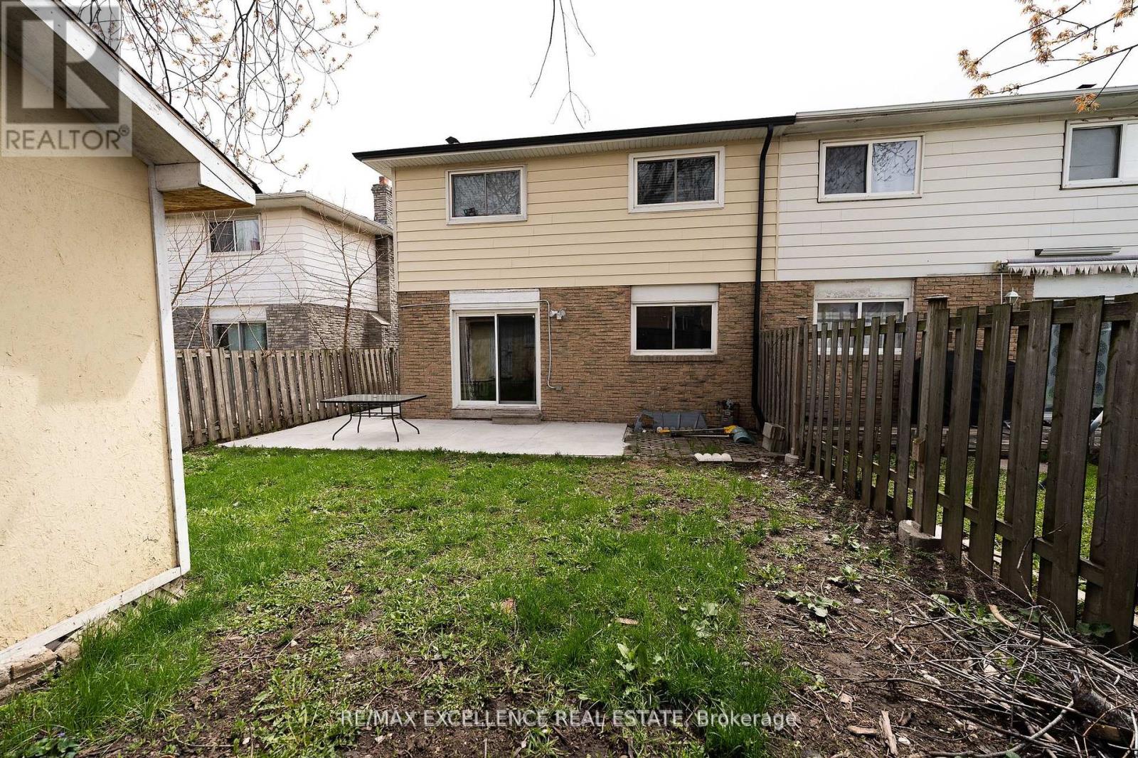 144 ABELL DRIVE - 27