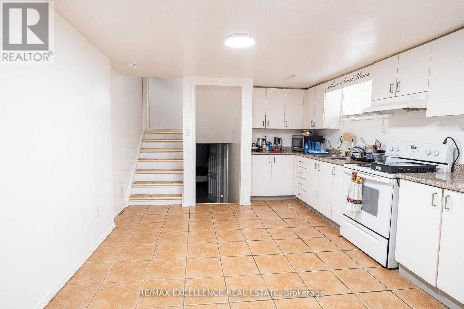 144 ABELL DRIVE - 30