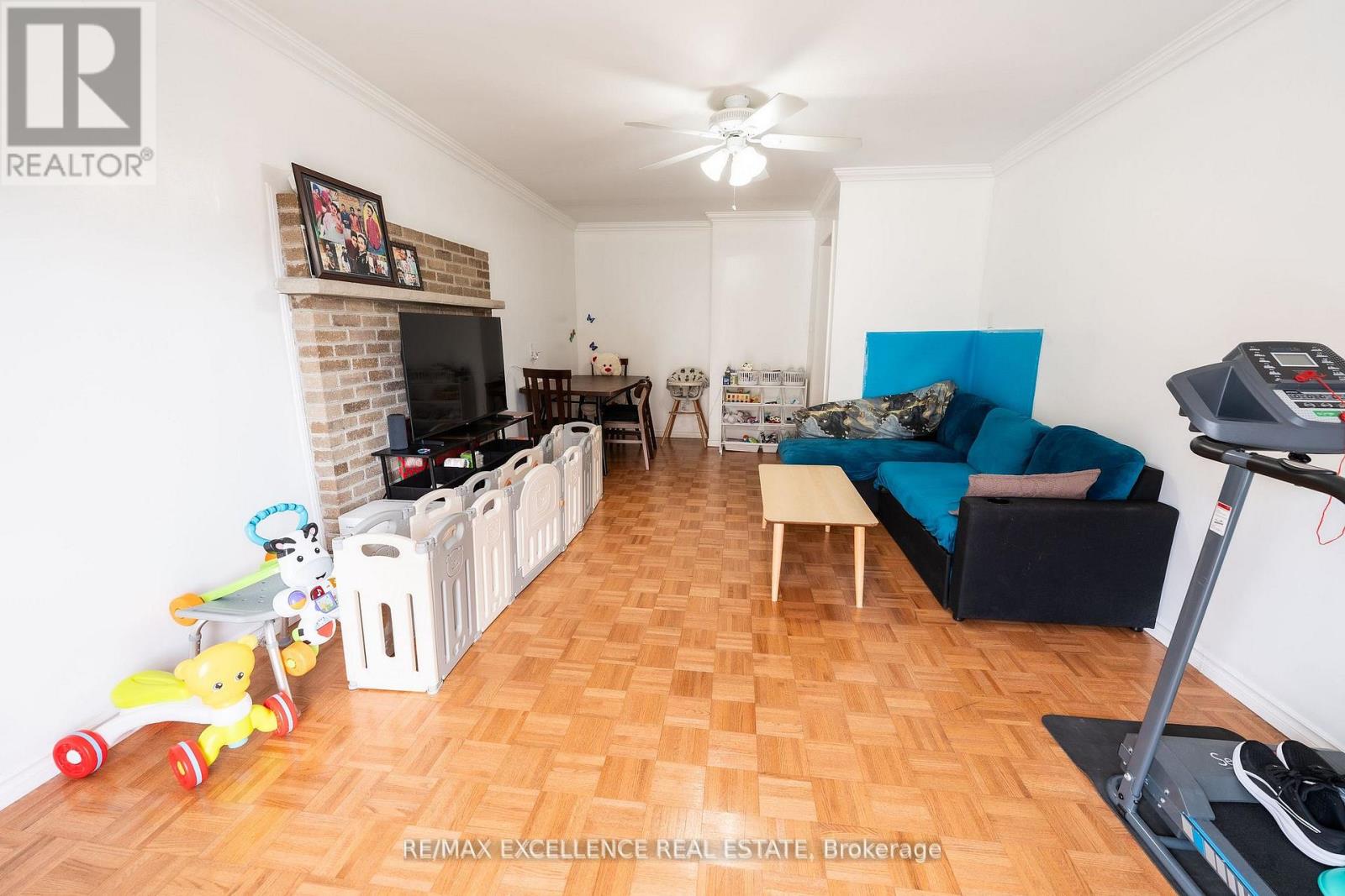144 ABELL DRIVE - 34