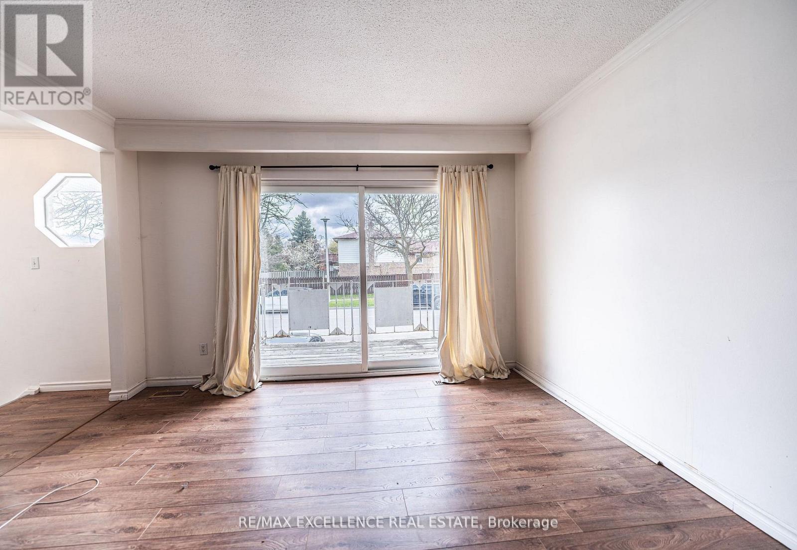 144 ABELL DRIVE - 4