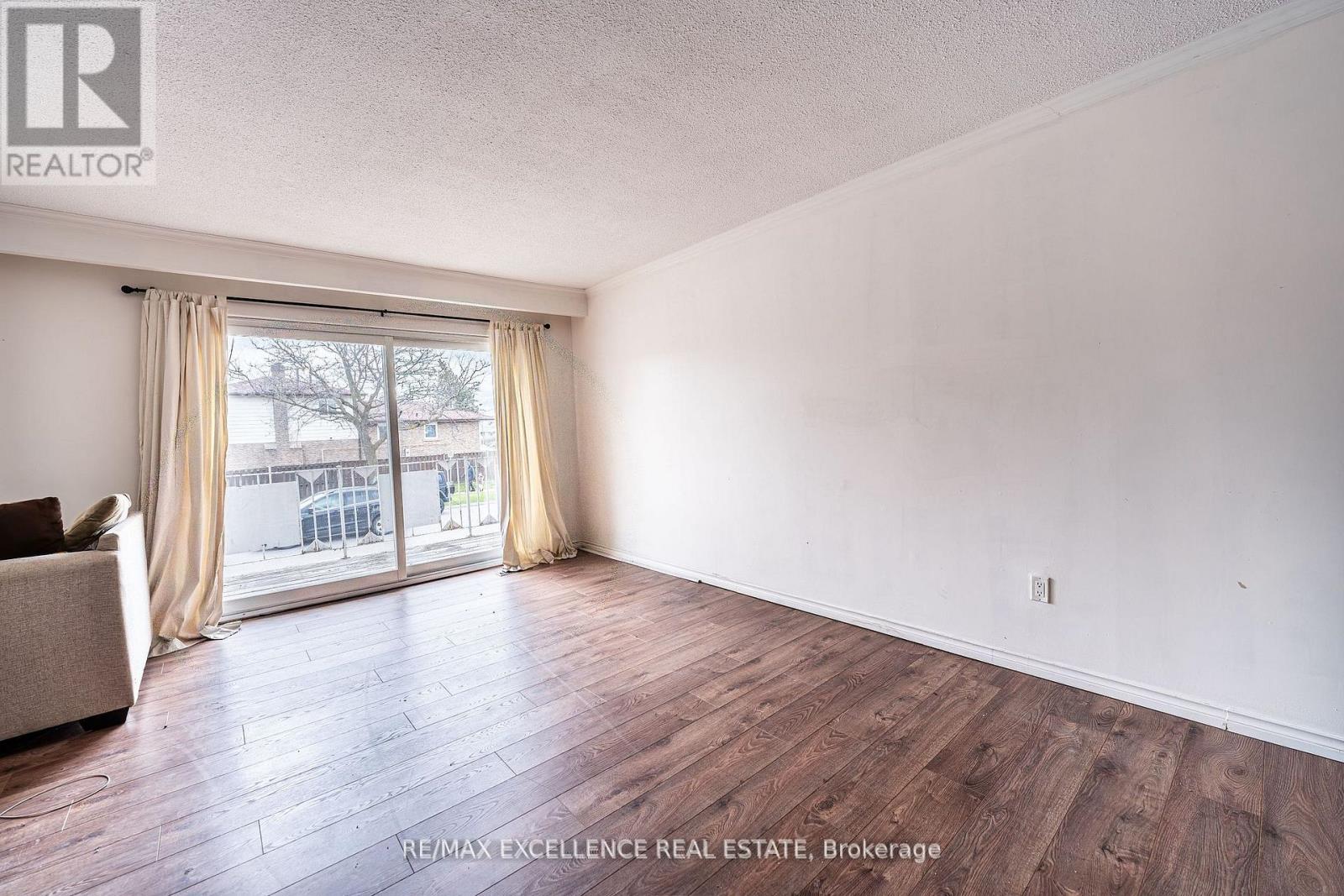 144 ABELL DRIVE - 8