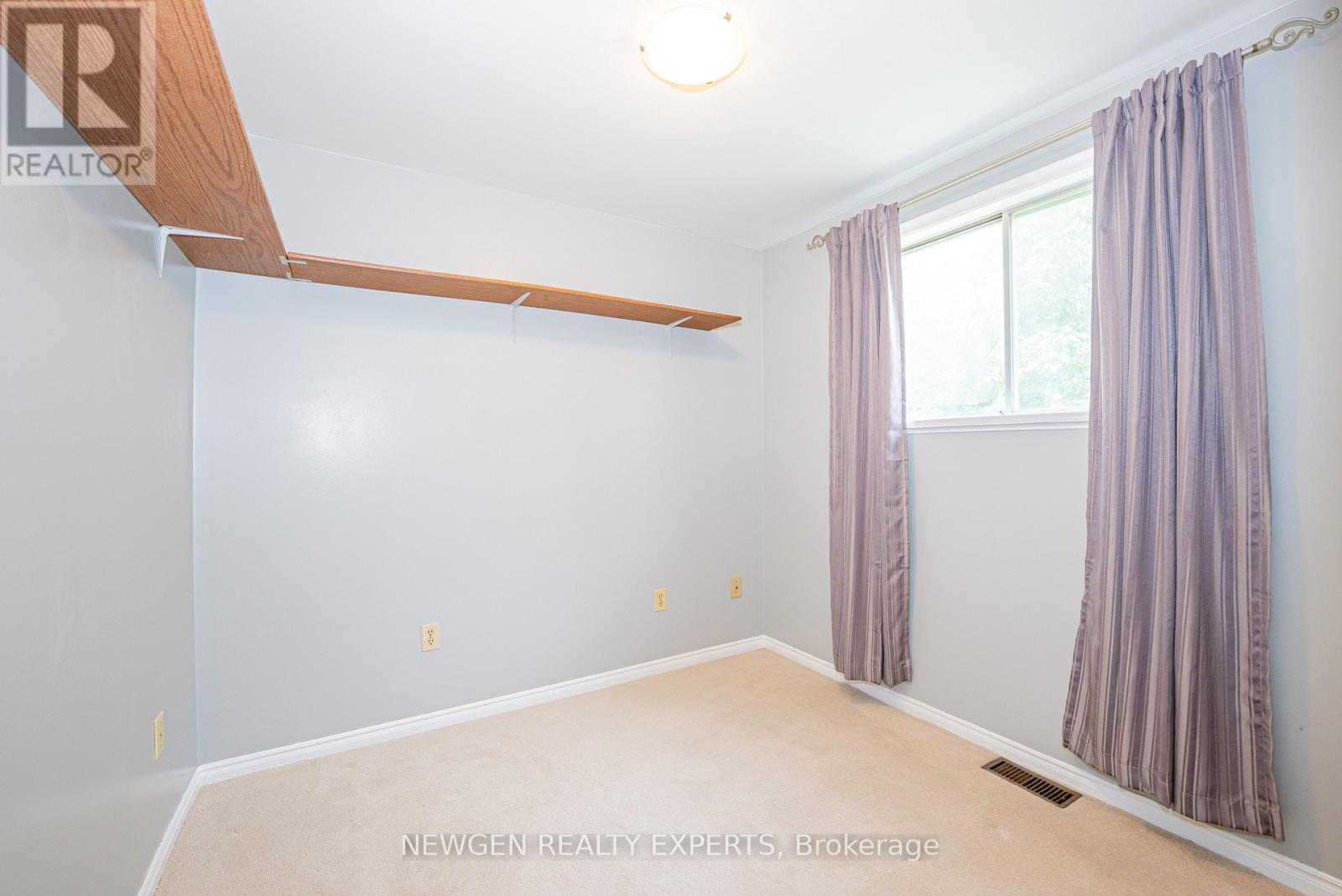 1070 PELHAM AVENUE - 17