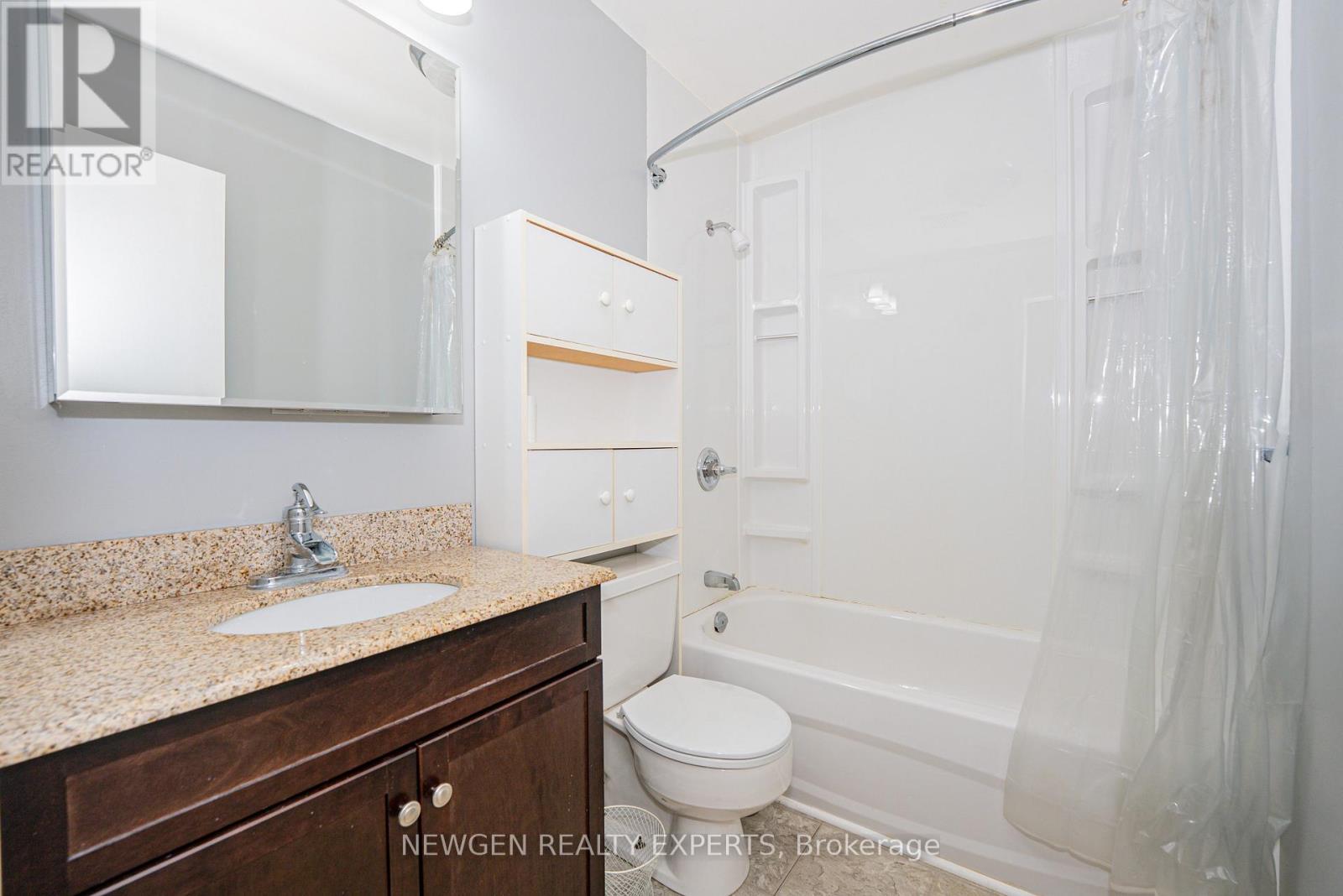 1070 PELHAM AVENUE - 22