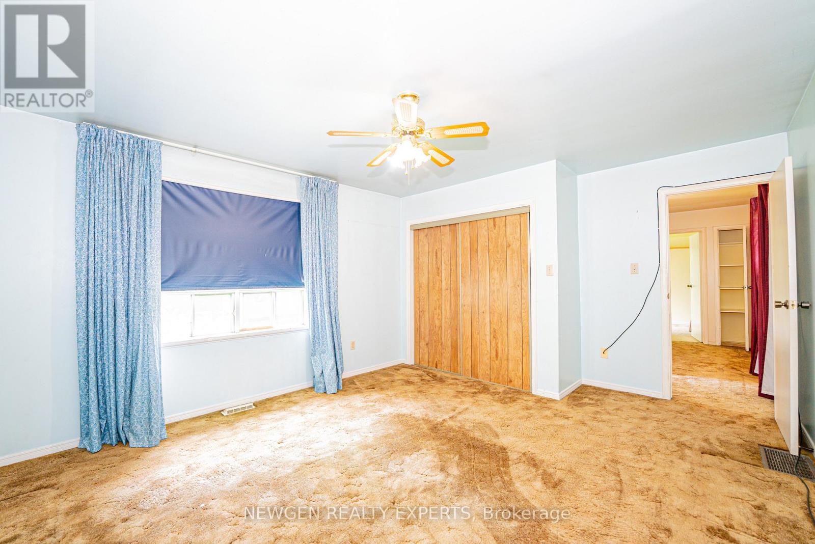 1070 PELHAM AVENUE - 20