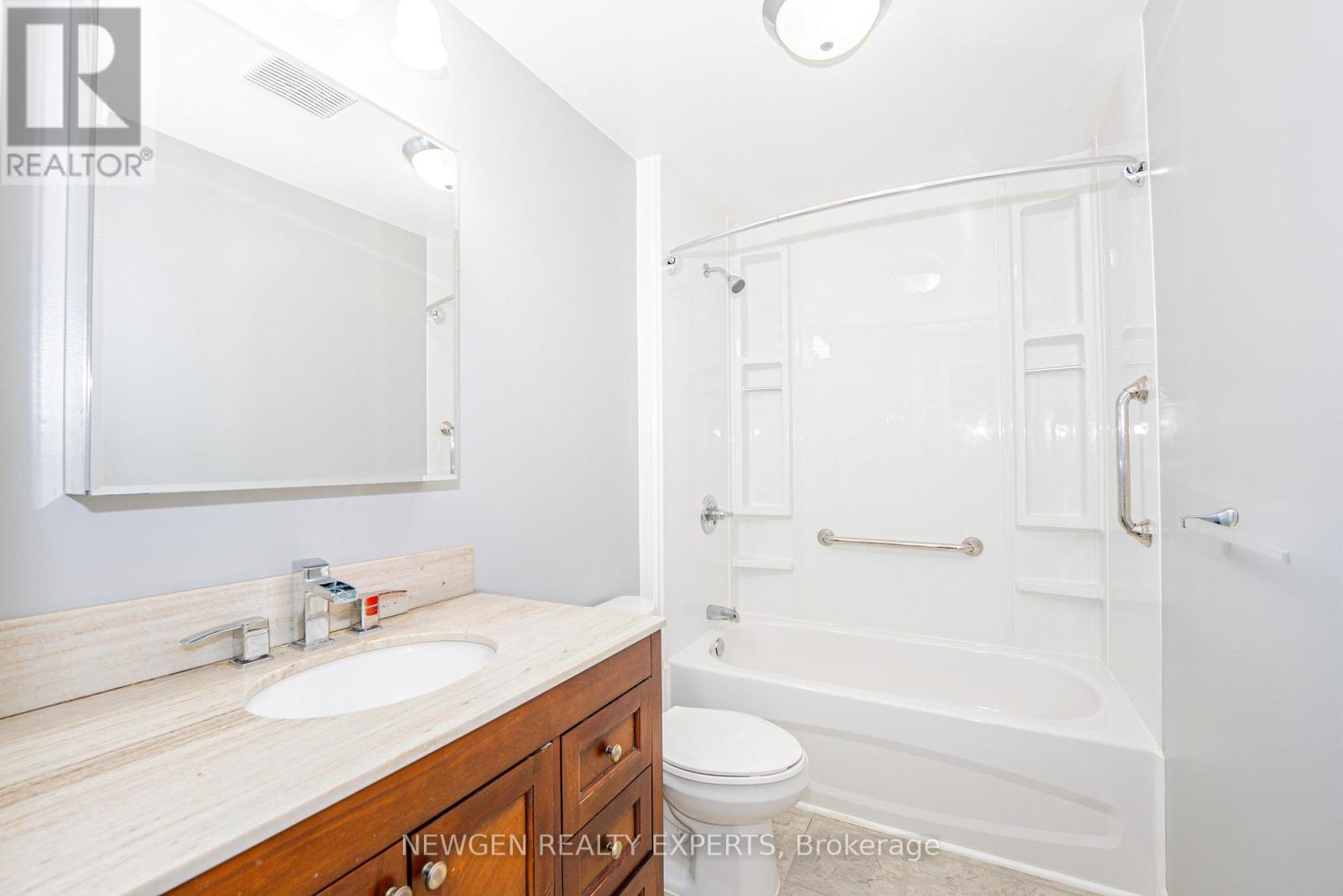 1070 PELHAM AVENUE - 23