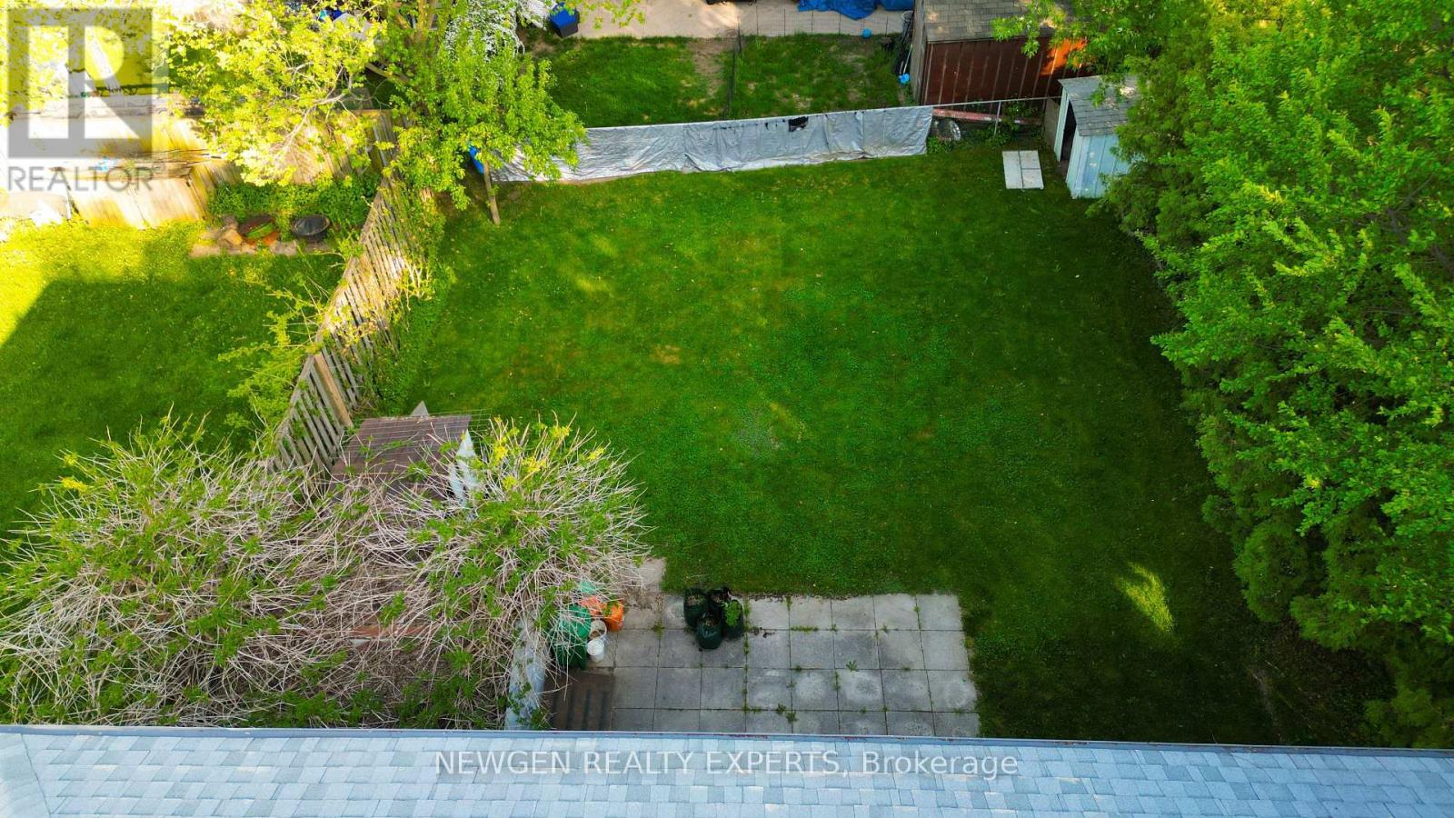 1070 PELHAM AVENUE - 31