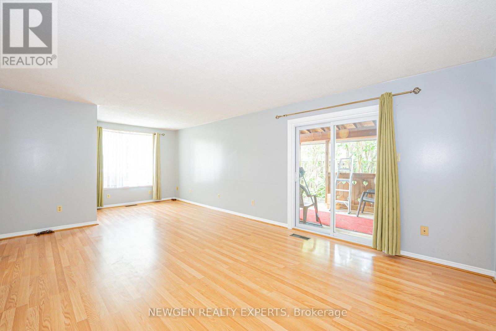 1070 PELHAM AVENUE - 9