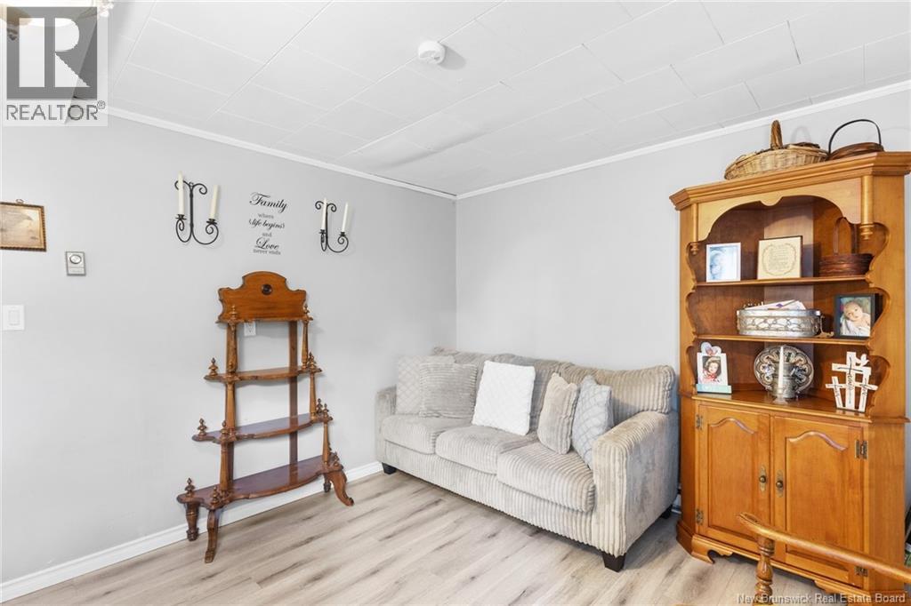 72 McLeod Ave - 11