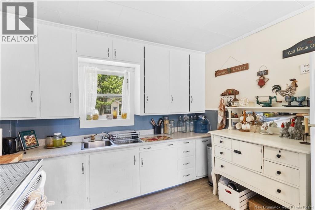 72 McLeod Ave - Image 16