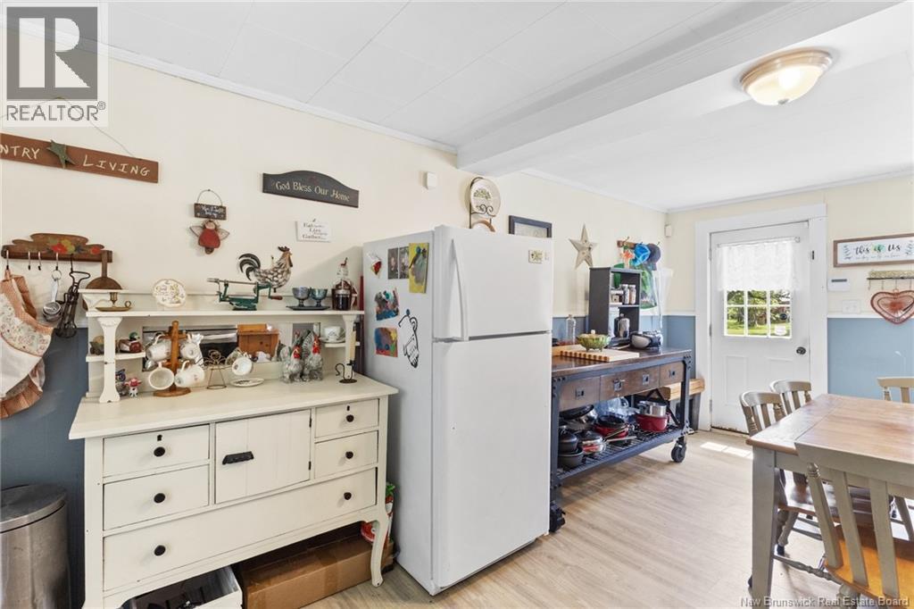 72 McLeod Ave - Image 19