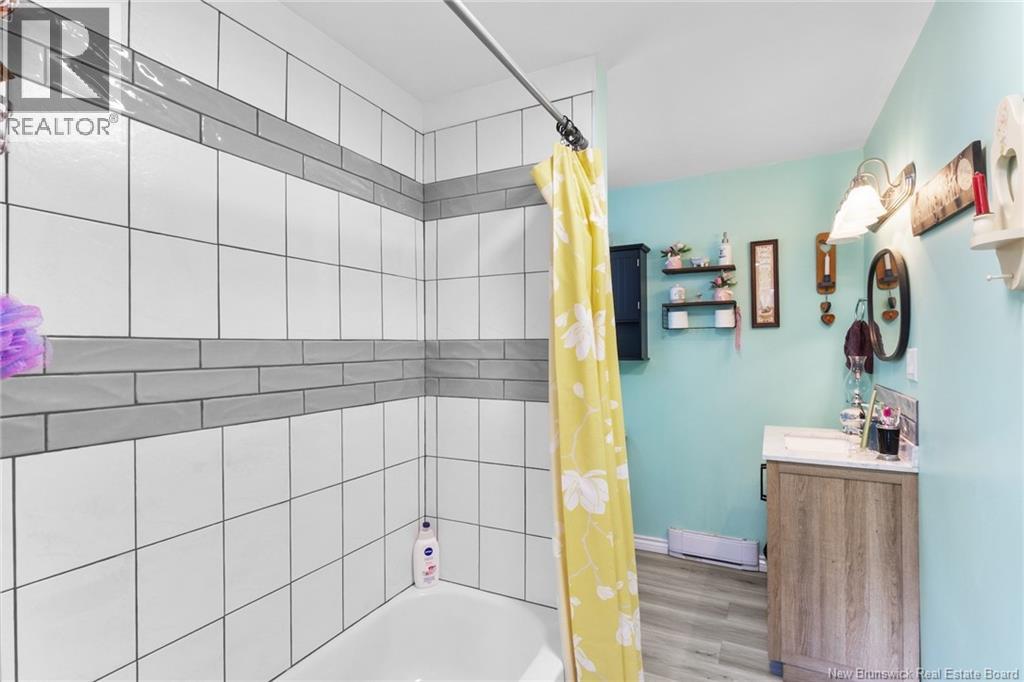 72 McLeod Ave - 20