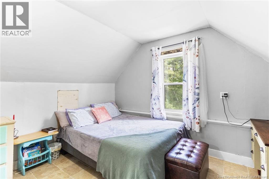 72 McLeod Ave - 24