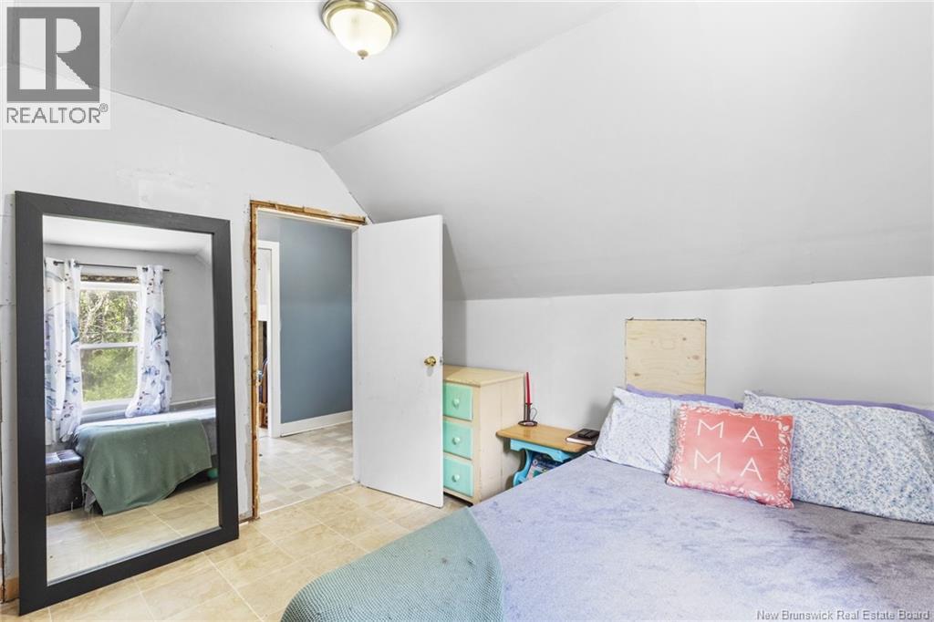 72 McLeod Ave - 25