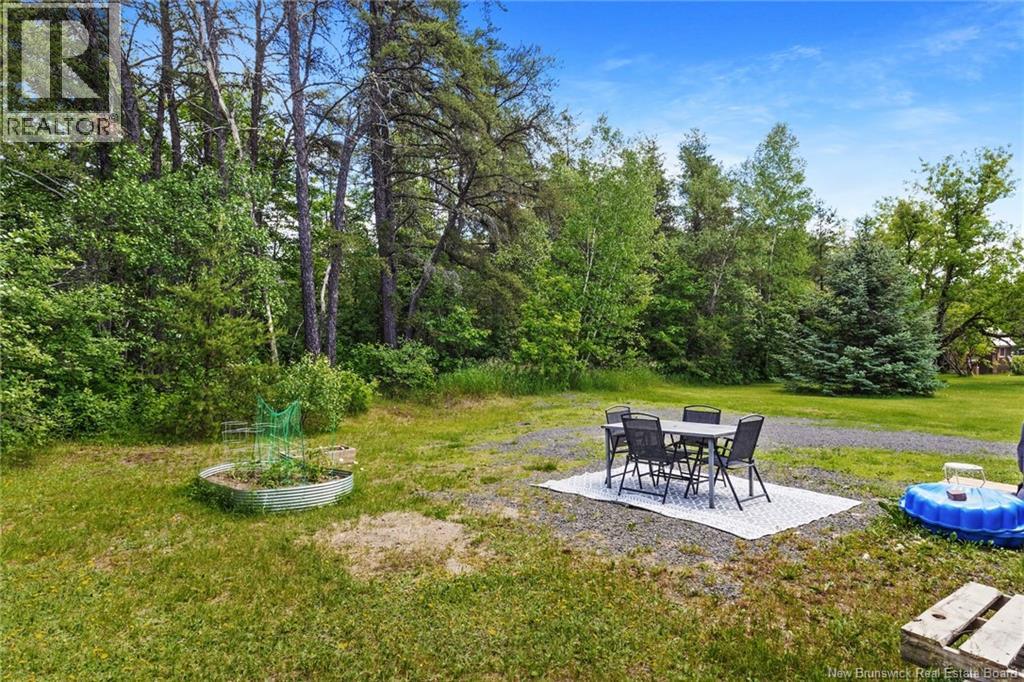 72 McLeod Ave - 36