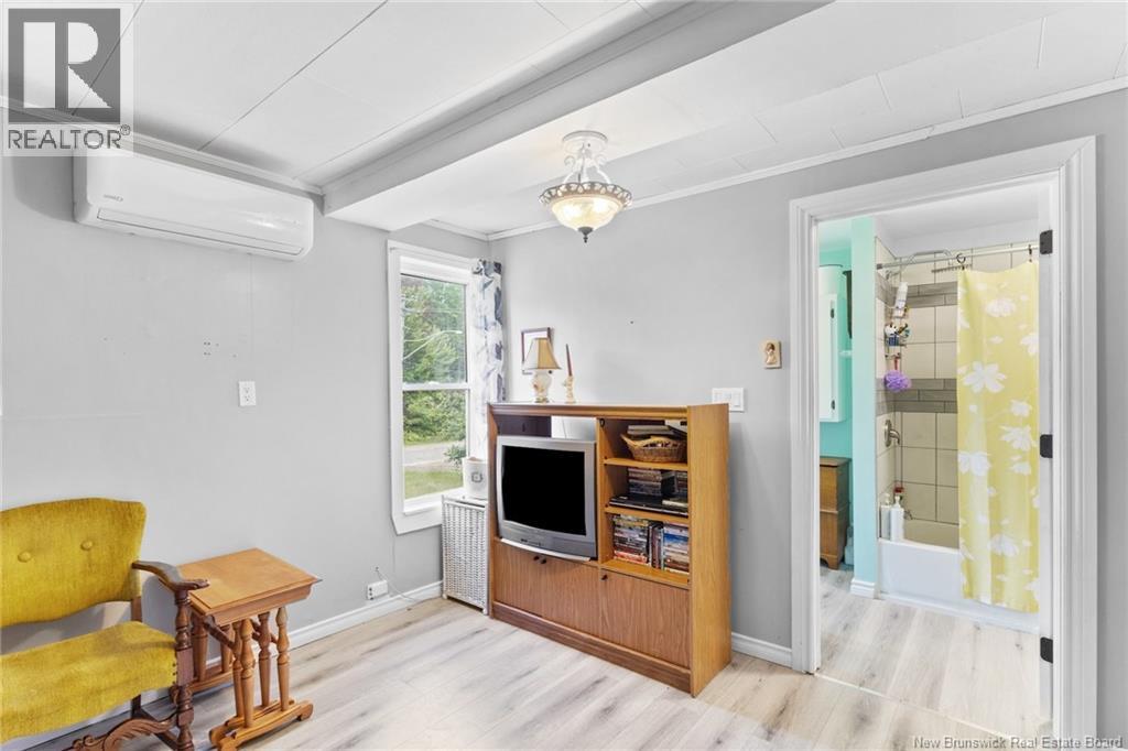72 McLeod Ave - Image 9