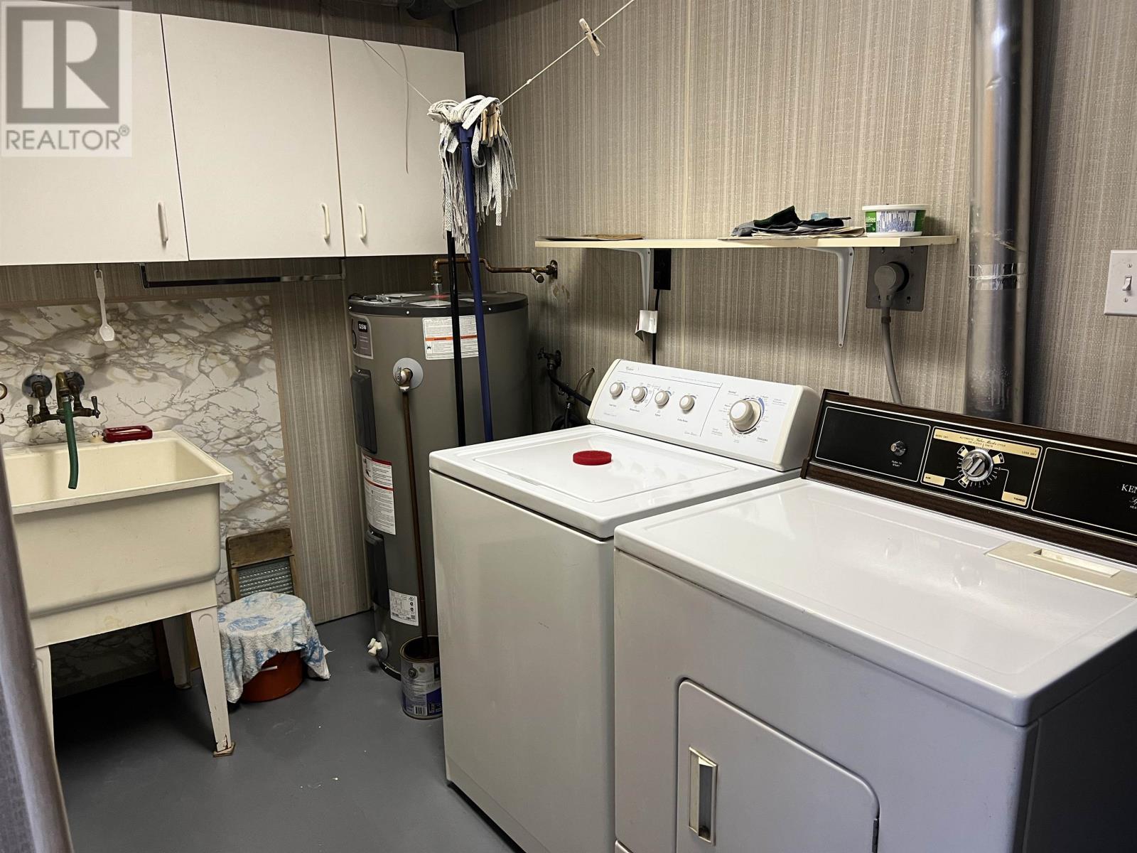 10 Lloyd Irwin ST - 22