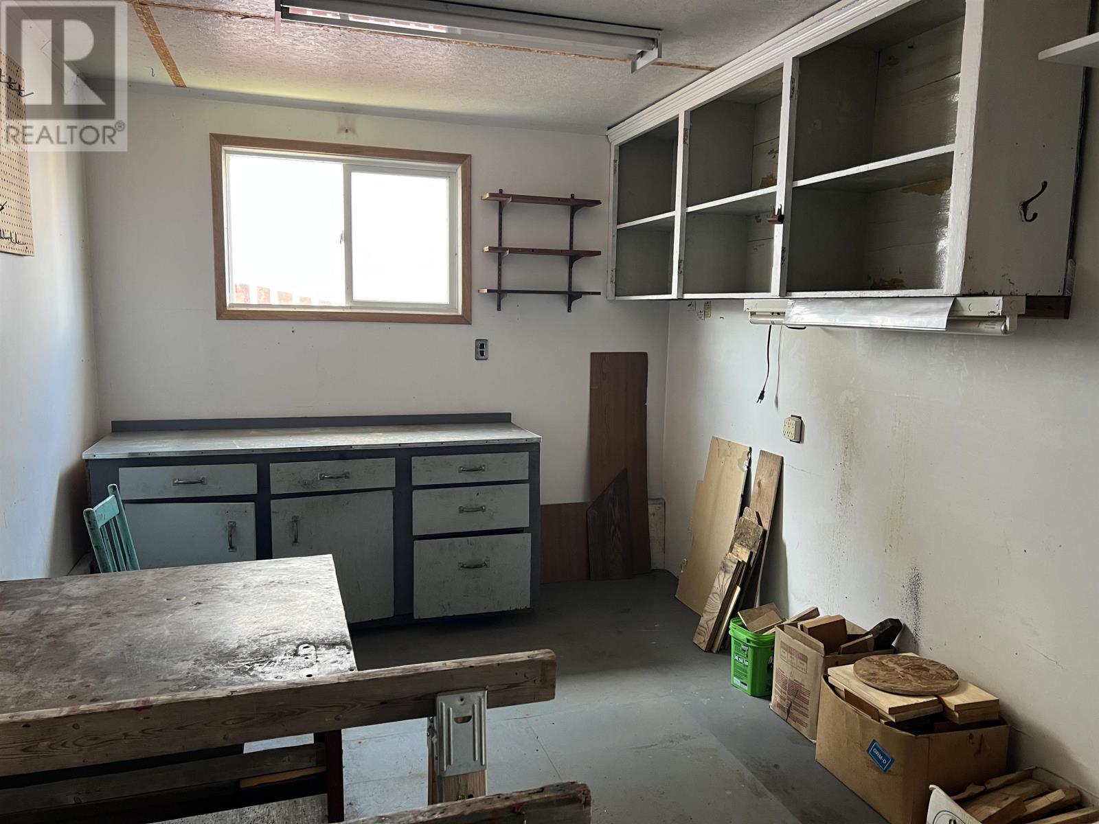 10 Lloyd Irwin ST - 31