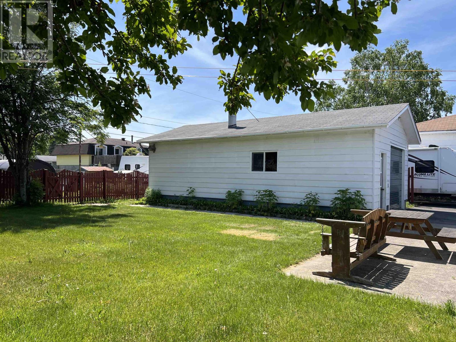 10 Lloyd Irwin ST - 35