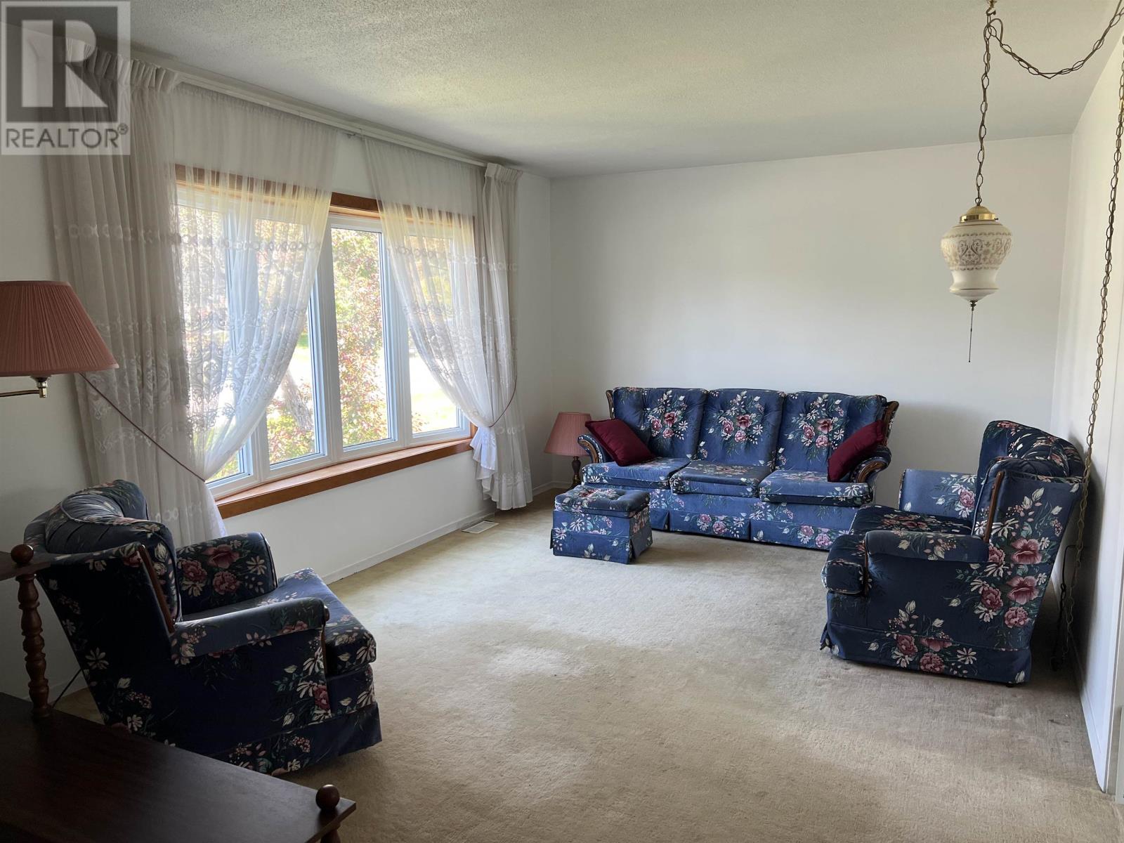 10 Lloyd Irwin ST - 6