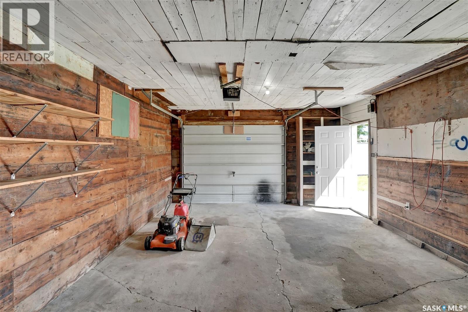 1110 Reynolds STREET — photo 33