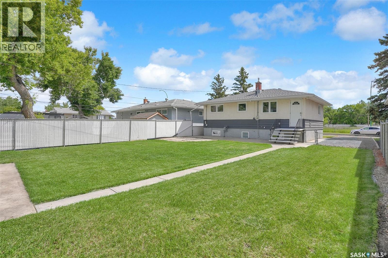 1110 Reynolds STREET — photo 35
