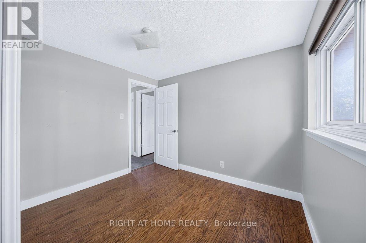 1087 VENUS CRESCENT - 23
