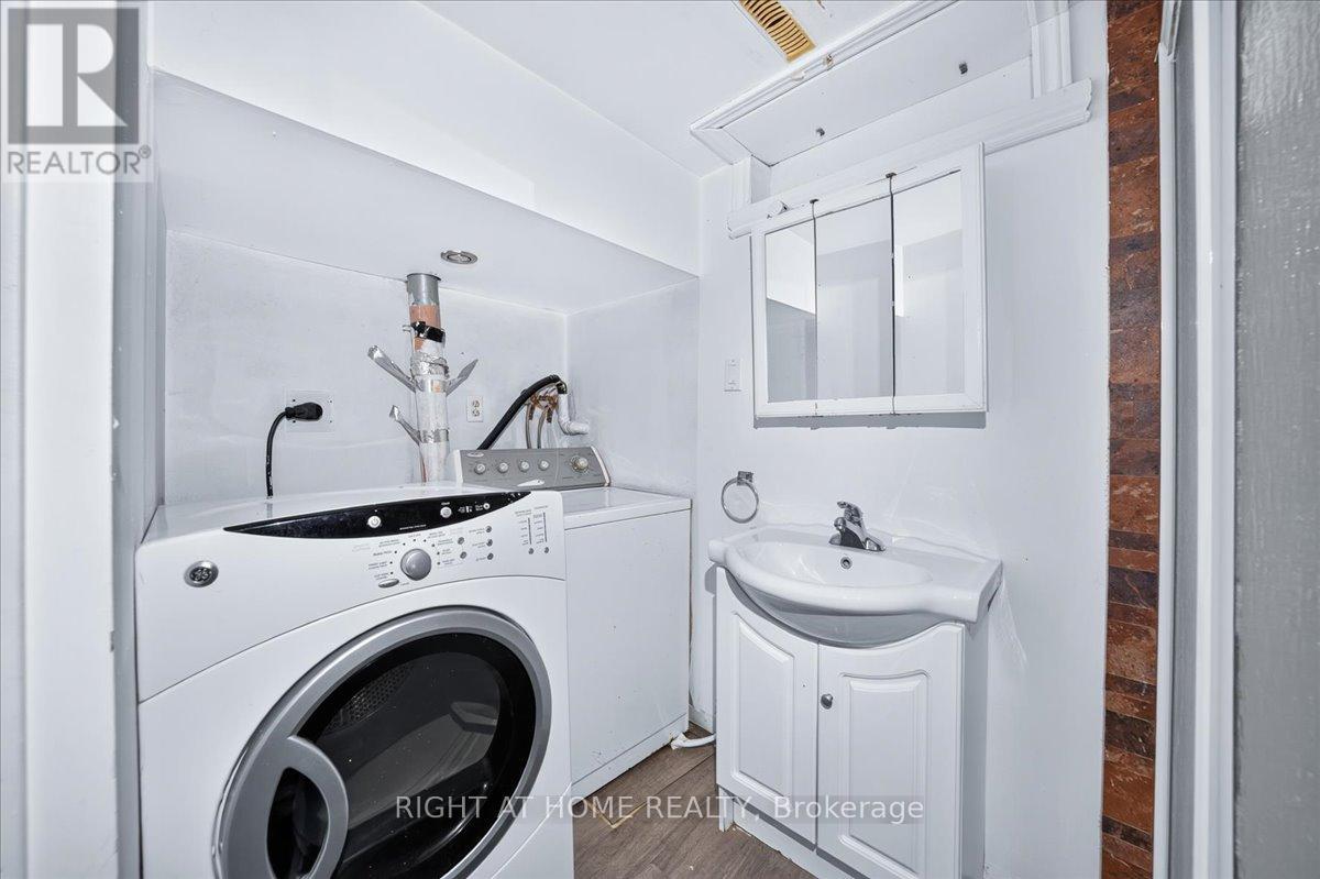 1087 VENUS CRESCENT - 29