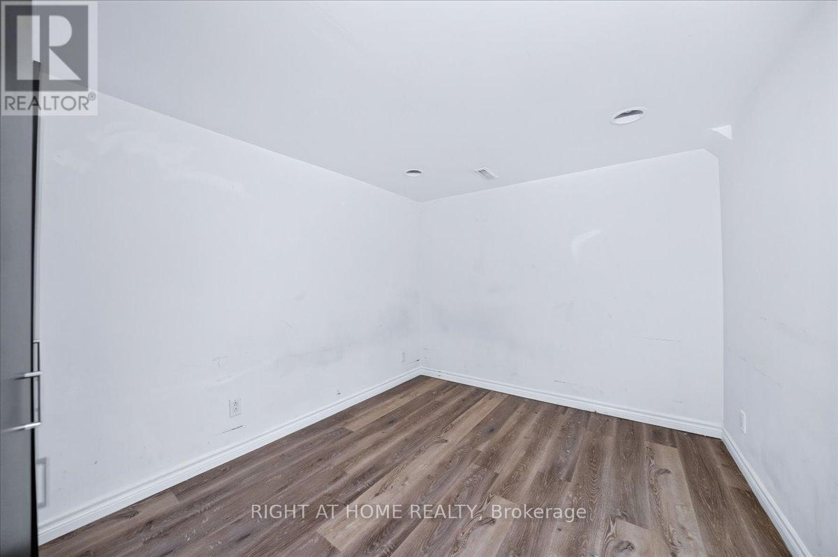 1087 VENUS CRESCENT - 30