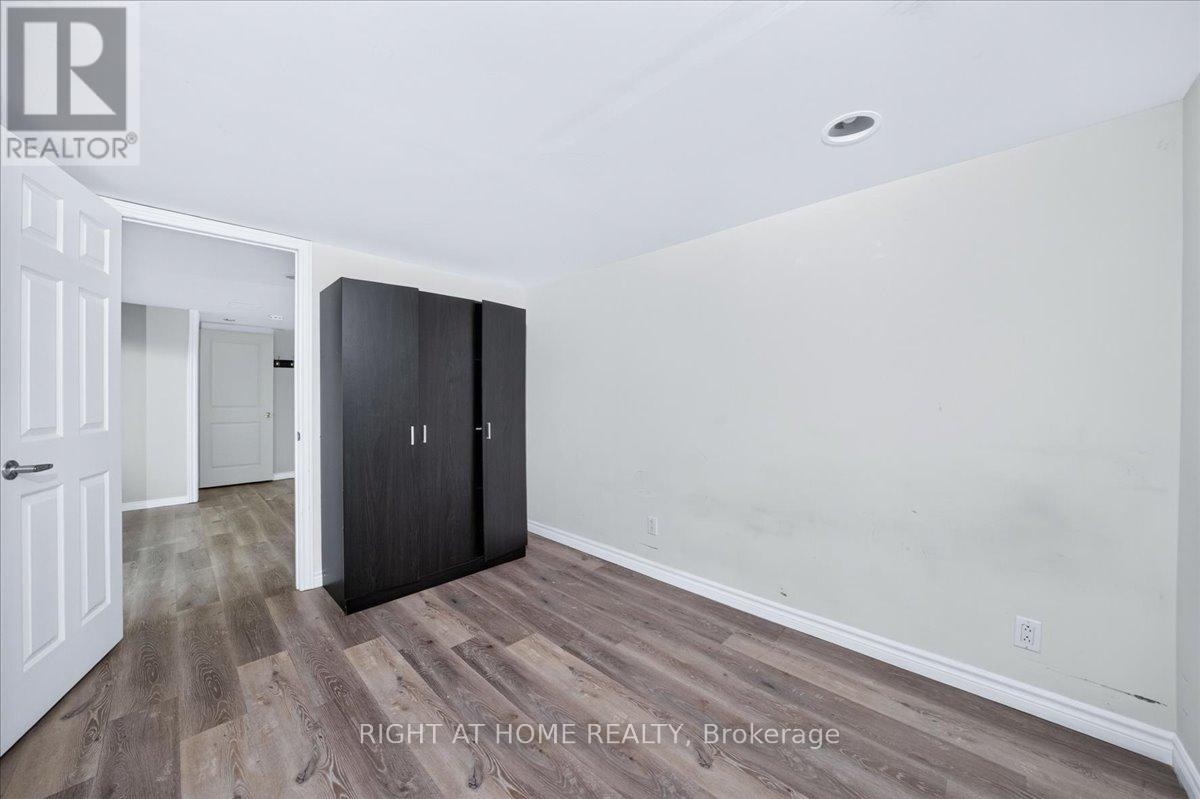 1087 VENUS CRESCENT - 31