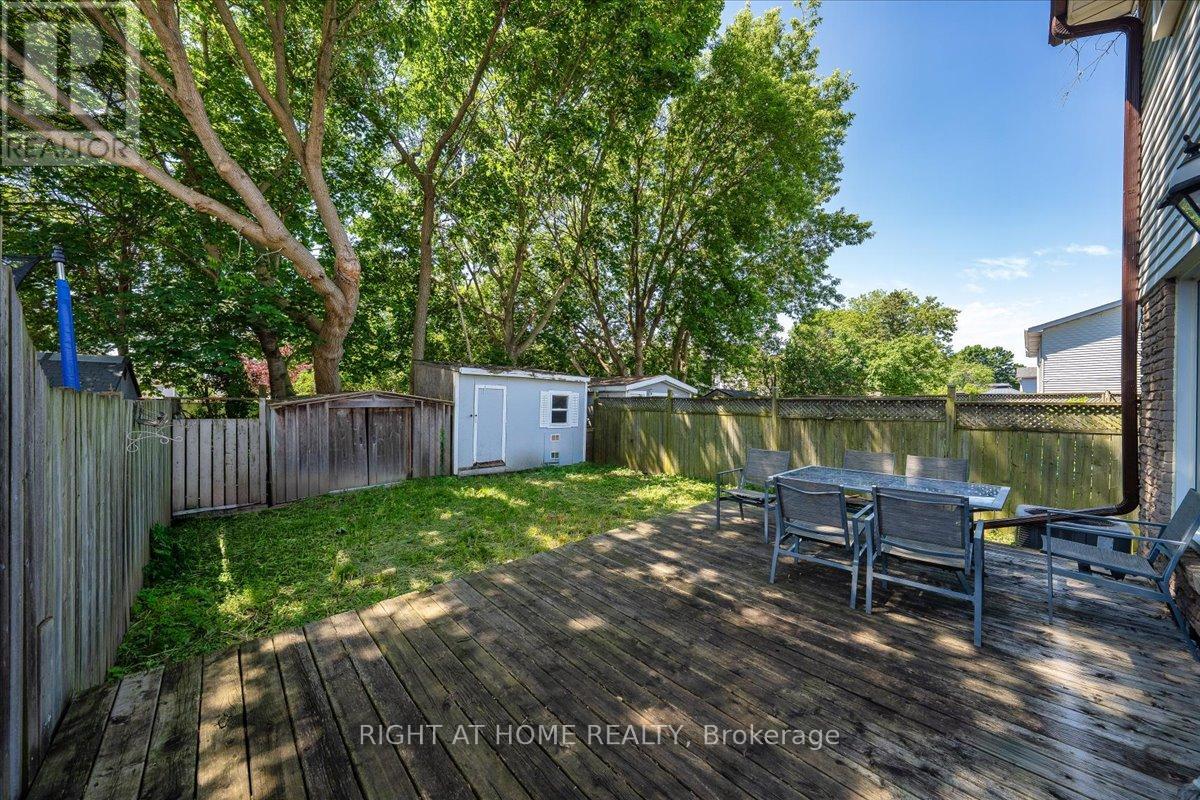 1087 VENUS CRESCENT - 34