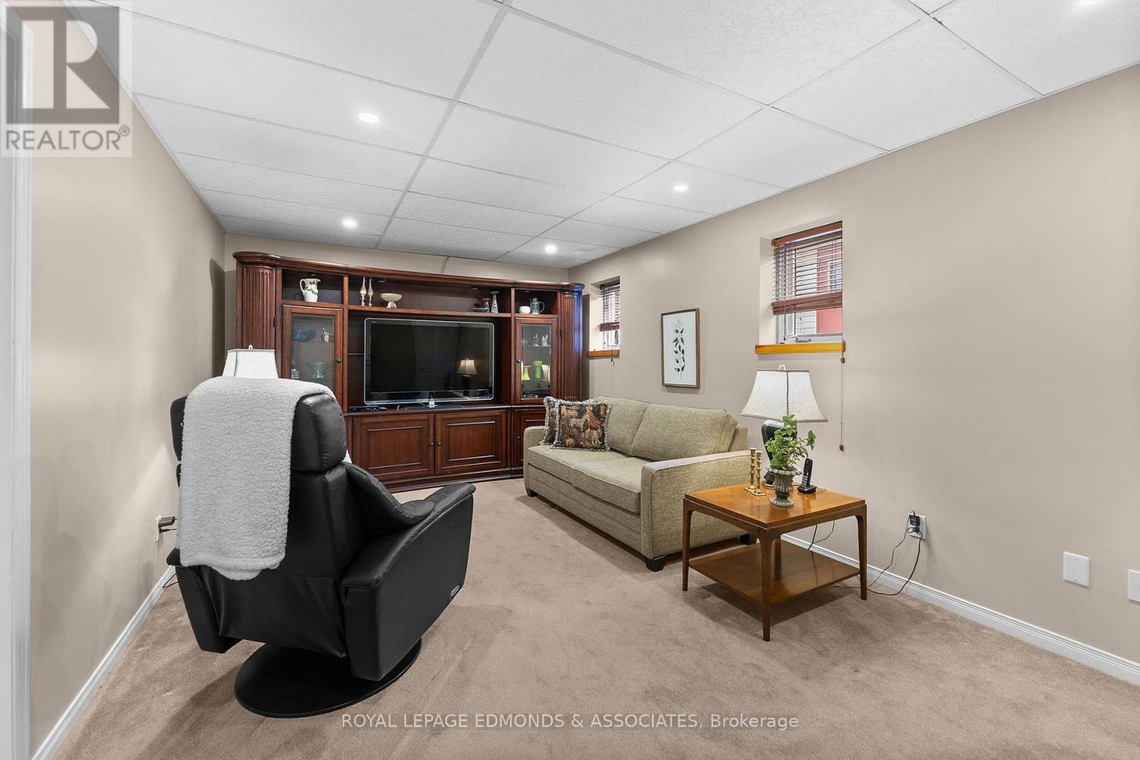 907 CEDAR LANE - 30