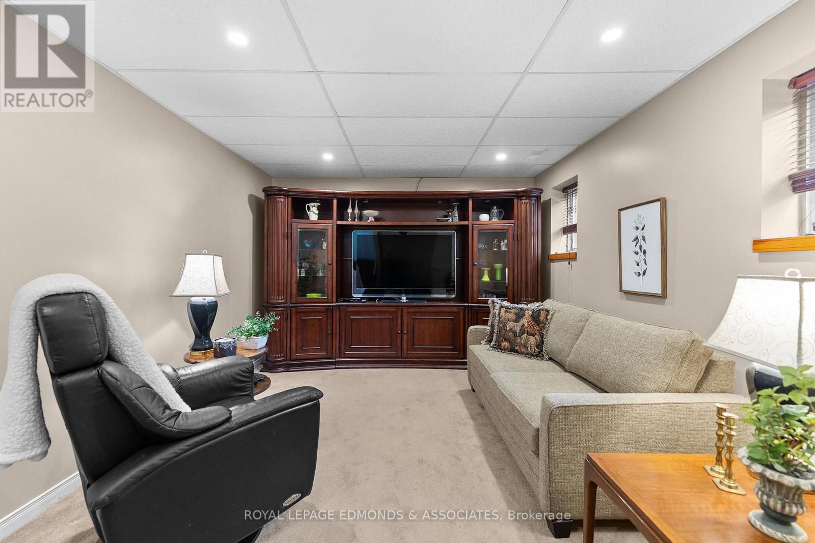 907 CEDAR LANE - 31