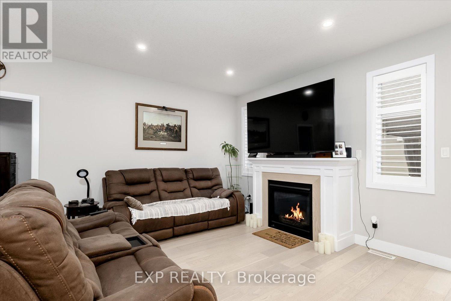 #31 4700 HAMILTON ROAD - 8