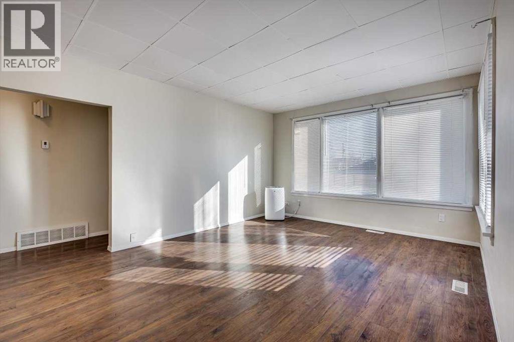 5216 & 5218 56 Avenue - 22