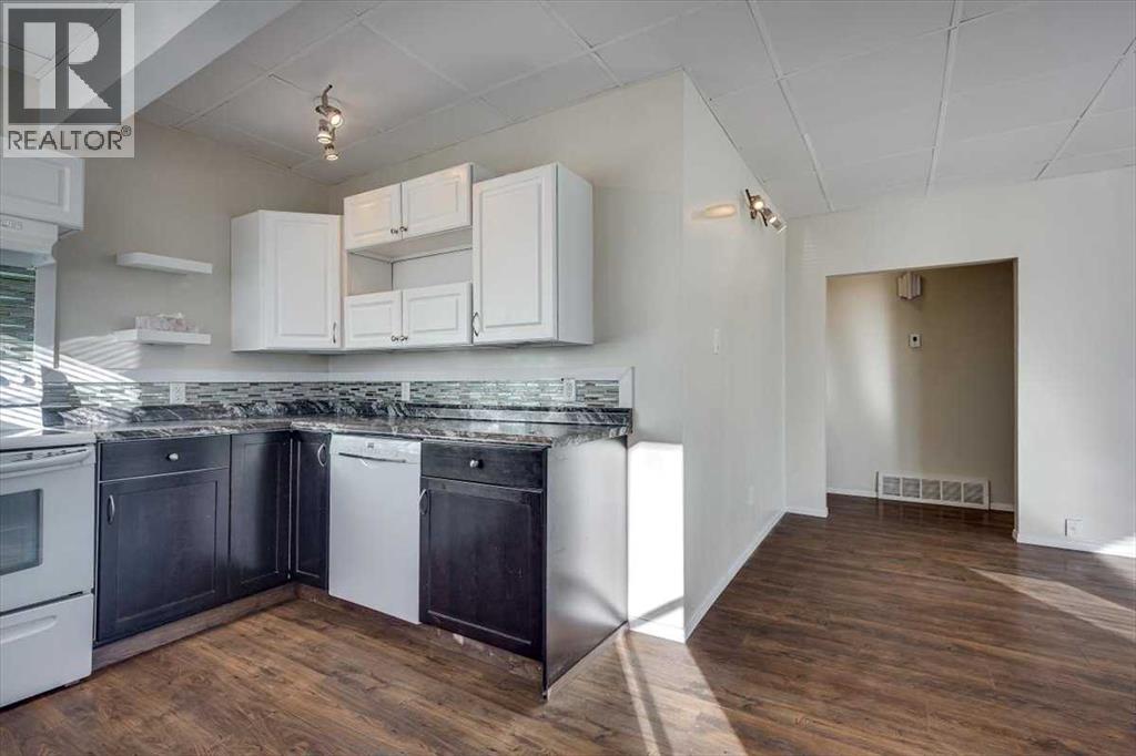 5216 & 5218 56 Avenue - 18