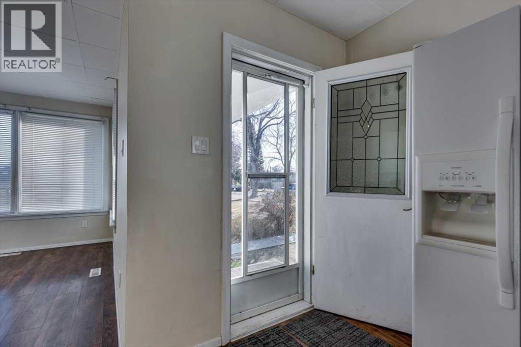 5216 & 5218 56 Avenue - 17