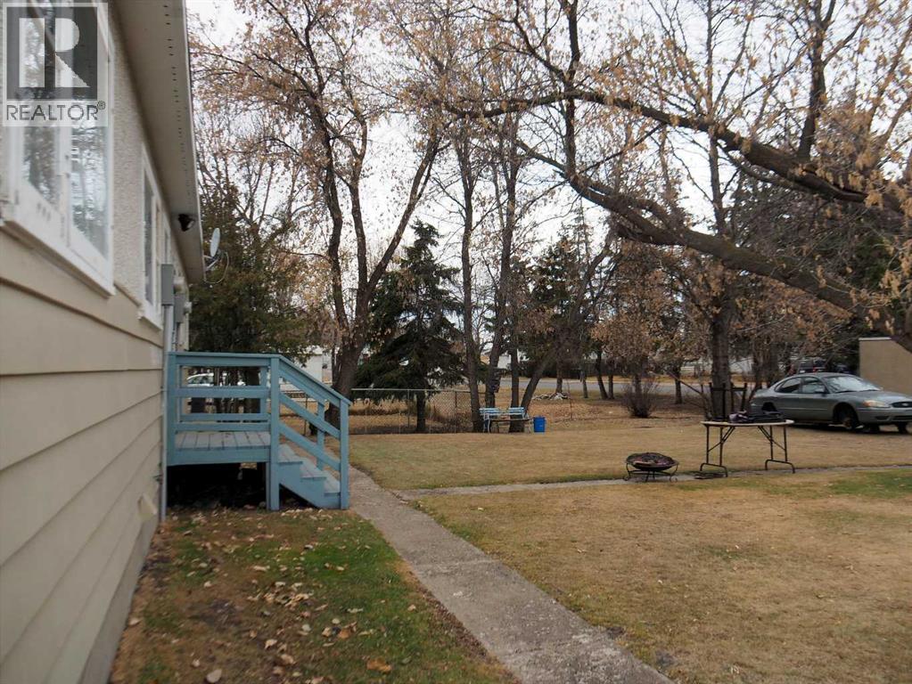 5216 & 5218 56 Avenue - 44