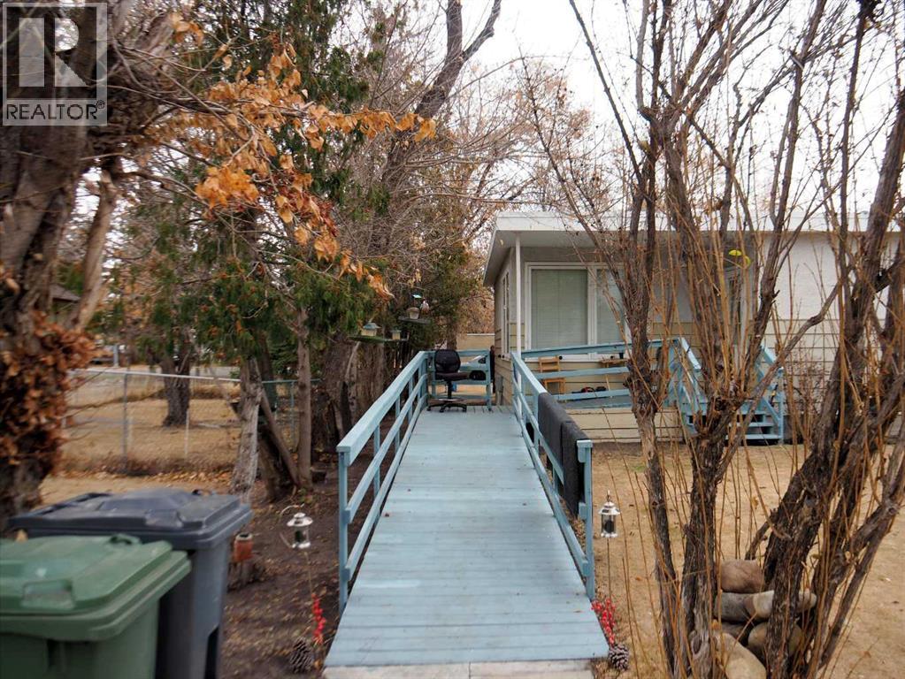 5216 & 5218 56 Avenue - 42
